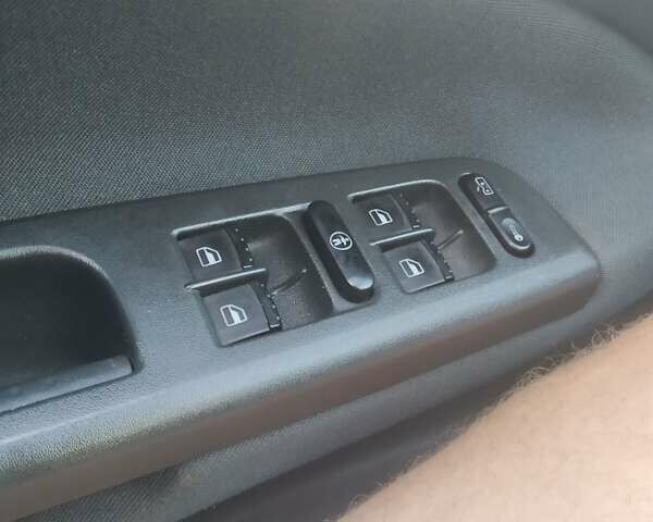 Шкода Октавія, об'ємом двигуна 2 л та пробігом 205 тис. км за 5600 $, фото 11 на Automoto.ua