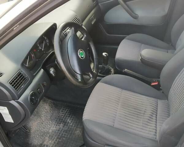 Шкода Октавія, об'ємом двигуна 2 л та пробігом 205 тис. км за 5600 $, фото 15 на Automoto.ua