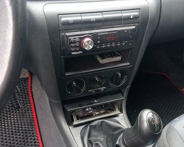 Шкода Октавия 2002 в Бершаде на Automoto.ua Шкода Октавия, объемом двигателя 1.62 л и пробегом 285 тыс. км за 4100 $, фото 11 на Automoto.ua