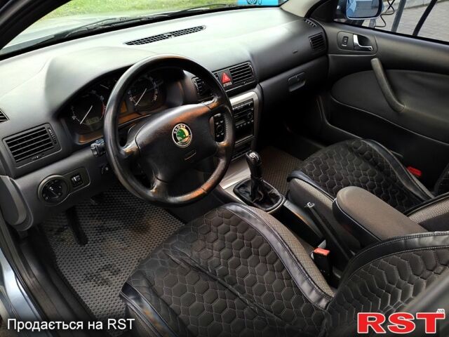 Шкода Октавия, объемом двигателя 2 л и пробегом 228 тыс. км за 5600 $, фото 4 на Automoto.ua