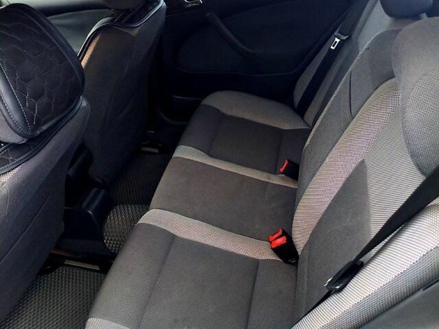 Шкода Октавия, объемом двигателя 2 л и пробегом 228 тыс. км за 5600 $, фото 5 на Automoto.ua