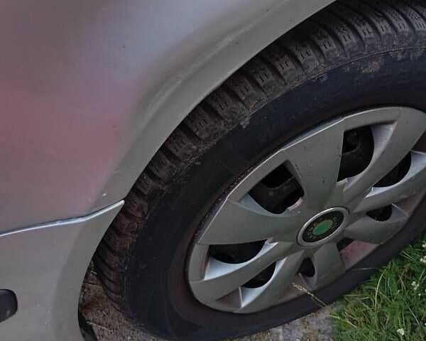 Шкода Октавія, об'ємом двигуна 1.6 л та пробігом 252 тис. км за 4400 $, фото 8 на Automoto.ua