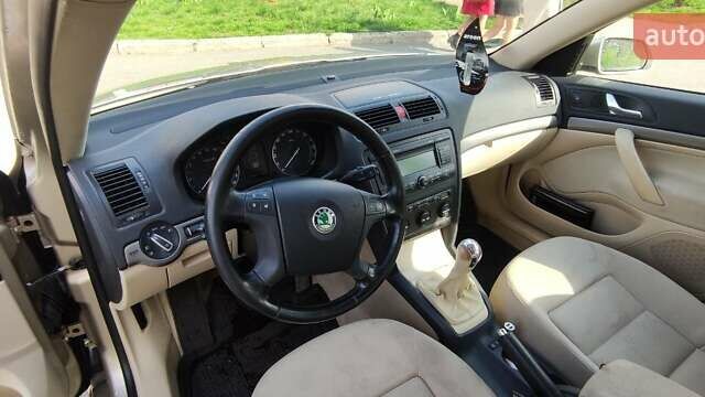 Шкода Октавия, объемом двигателя 1.6 л и пробегом 205 тыс. км за 6400 $, фото 8 на Automoto.ua