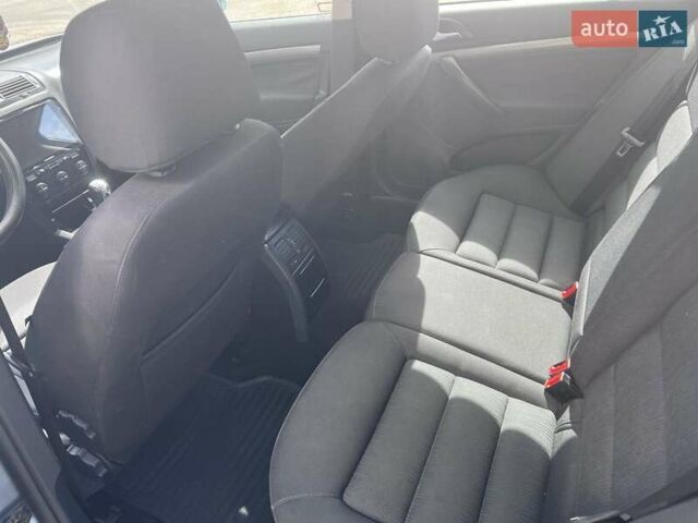 Шкода Октавия, объемом двигателя 1.6 л и пробегом 295 тыс. км за 4600 $, фото 6 на Automoto.ua
