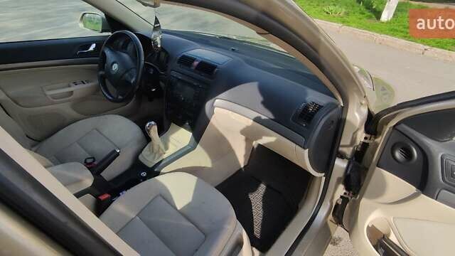 Шкода Октавия, объемом двигателя 1.6 л и пробегом 205 тыс. км за 6400 $, фото 10 на Automoto.ua