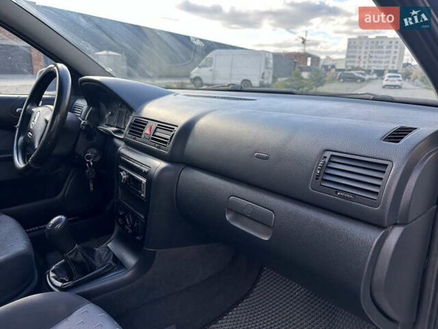 Шкода Октавия, объемом двигателя 1.6 л и пробегом 268 тыс. км за 3999 $, фото 13 на Automoto.ua