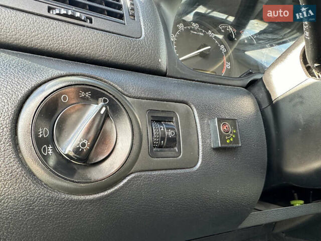 Шкода Октавия, объемом двигателя 1.6 л и пробегом 268 тыс. км за 3999 $, фото 15 на Automoto.ua