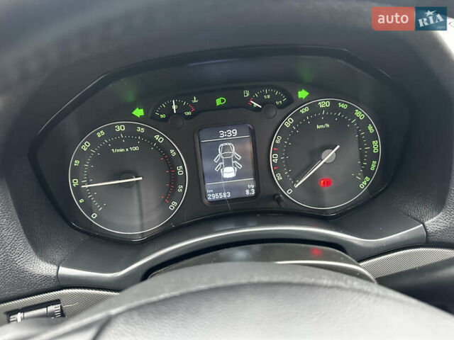 Шкода Октавія, об'ємом двигуна 2 л та пробігом 335 тис. км за 5999 $, фото 17 на Automoto.ua