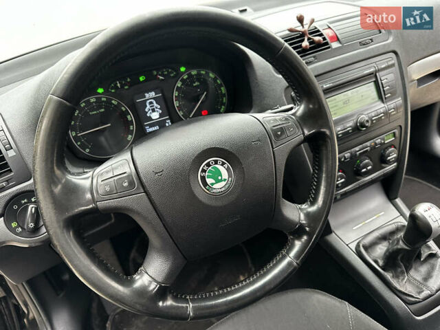 Шкода Октавія, об'ємом двигуна 2 л та пробігом 335 тис. км за 5999 $, фото 14 на Automoto.ua