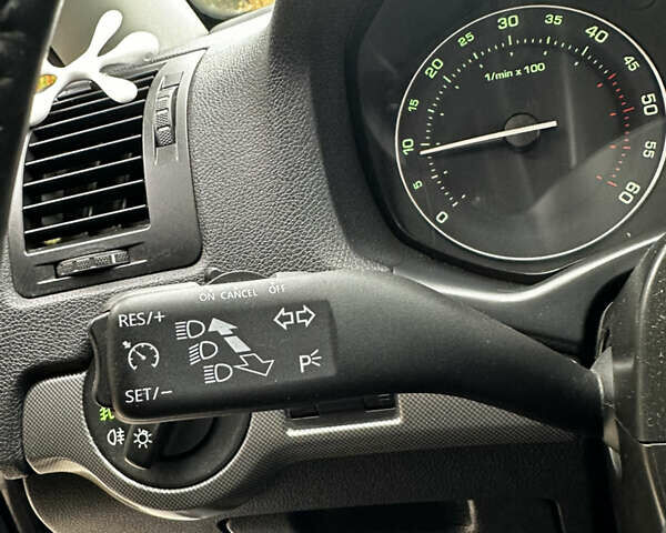 Шкода Октавія, об'ємом двигуна 2 л та пробігом 335 тис. км за 5999 $, фото 15 на Automoto.ua