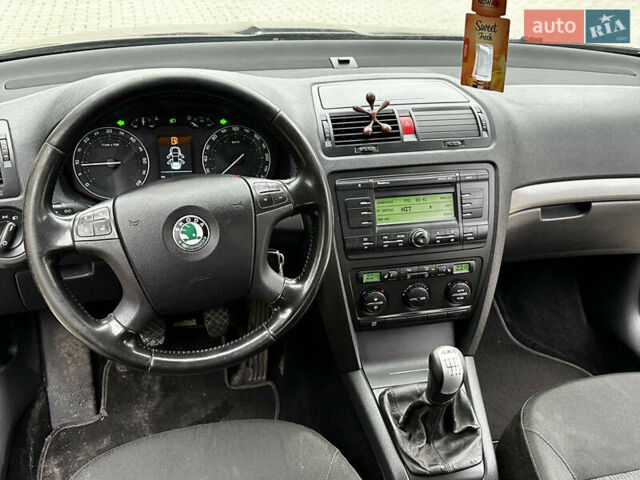 Шкода Октавія, об'ємом двигуна 2 л та пробігом 335 тис. км за 5999 $, фото 24 на Automoto.ua