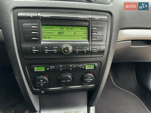 Шкода Октавія, об'ємом двигуна 2 л та пробігом 335 тис. км за 5999 $, фото 19 на Automoto.ua