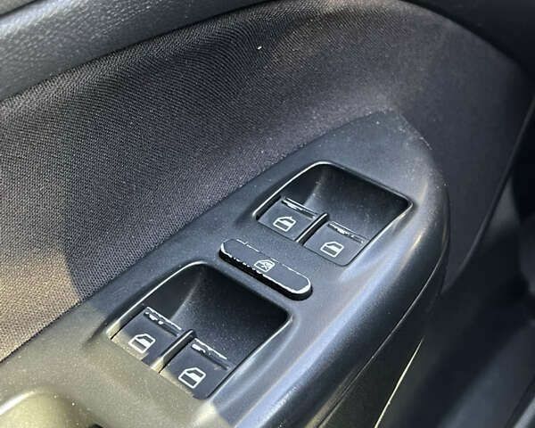 Шкода Октавія, об'ємом двигуна 2 л та пробігом 260 тис. км за 5590 $, фото 19 на Automoto.ua