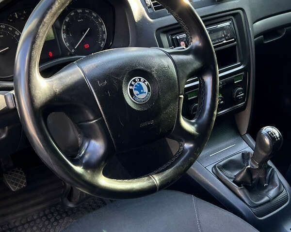 Шкода Октавія, об'ємом двигуна 2 л та пробігом 260 тис. км за 5590 $, фото 16 на Automoto.ua