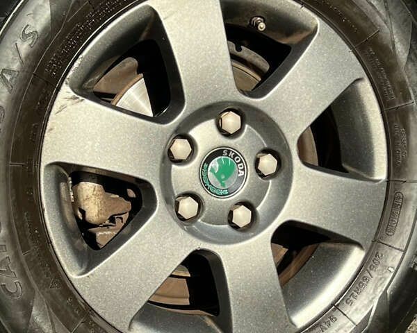 Шкода Октавія, об'ємом двигуна 2 л та пробігом 260 тис. км за 5590 $, фото 14 на Automoto.ua