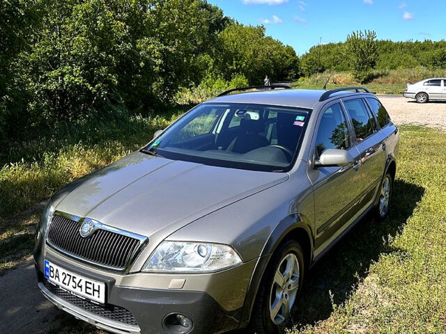 Шкода Октавия, объемом двигателя 2 л и пробегом 247 тыс. км за 8900 $, фото 1 на Automoto.ua