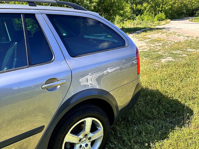 Шкода Октавия, объемом двигателя 2 л и пробегом 247 тыс. км за 8900 $, фото 4 на Automoto.ua