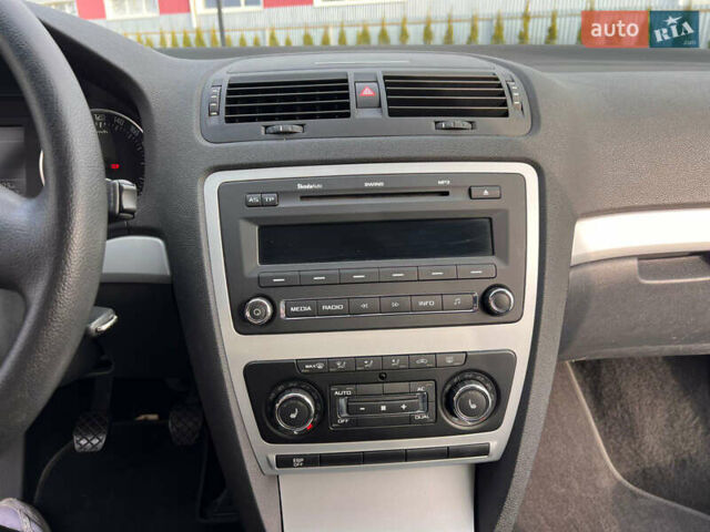 Шкода Октавія, об'ємом двигуна 1.8 л та пробігом 176 тис. км за 7800 $, фото 8 на Automoto.ua