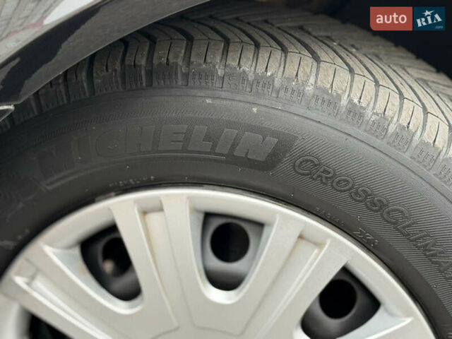 Шкода Октавія, об'ємом двигуна 1.6 л та пробігом 195 тис. км за 8499 $, фото 4 на Automoto.ua