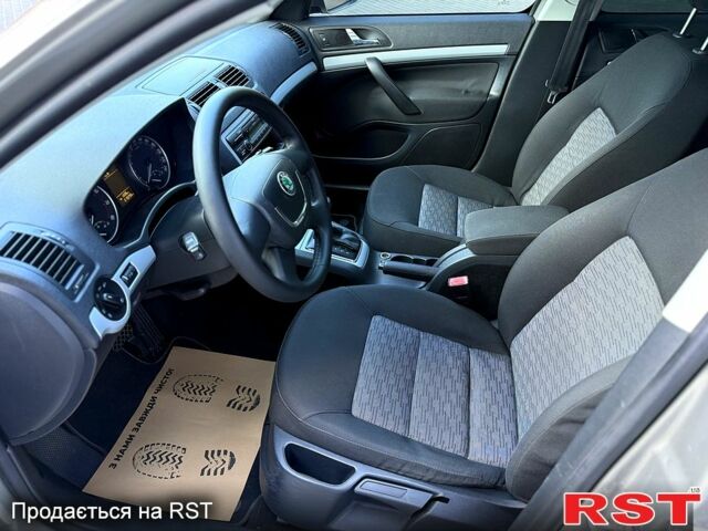 Шкода Октавия, объемом двигателя 1.6 л и пробегом 218 тыс. км за 9200 $, фото 6 на Automoto.ua