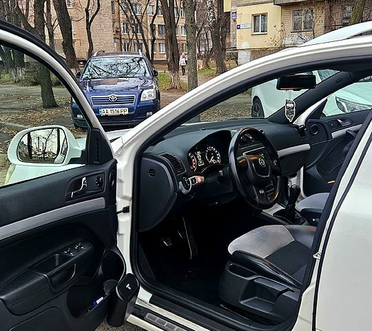 Шкода Октавия, объемом двигателя 20 л и пробегом 336 тыс. км за 9000 $, фото 6 на Automoto.ua