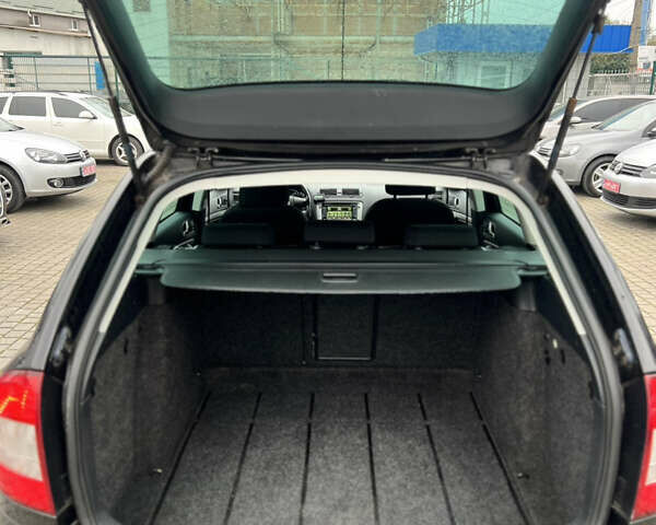 Шкода Октавия 2009 в Староконстантинов на Automoto.ua Шкода Октавия, объемом двигателя 1.8 л и пробегом 235 тыс. км за 7500 $, фото 9 на Automoto.ua