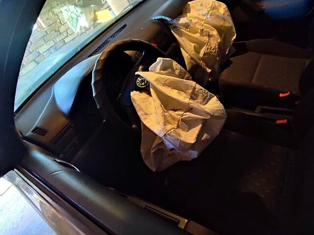 Шкода Октавія, об'ємом двигуна 1.6 л та пробігом 211 тис. км за 3000 $, фото 7 на Automoto.ua