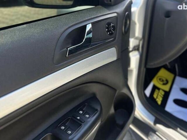 Шкода Октавия, объемом двигателя 2 л и пробегом 243 тыс. км за 11800 $, фото 9 на Automoto.ua