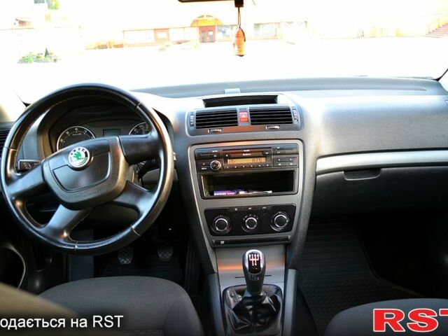 Шкода Октавия, объемом двигателя 1.6 л и пробегом 236 тыс. км за 5950 $, фото 4 на Automoto.ua