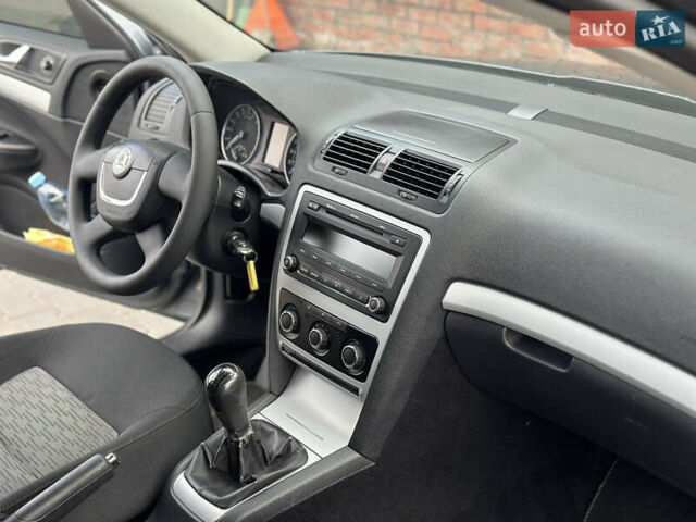 Шкода Октавия, объемом двигателя 1.99 л и пробегом 270 тыс. км за 8500 $, фото 19 на Automoto.ua