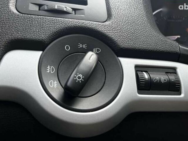 Шкода Октавія, об'ємом двигуна 2 л та пробігом 364 тис. км за 8800 $, фото 11 на Automoto.ua