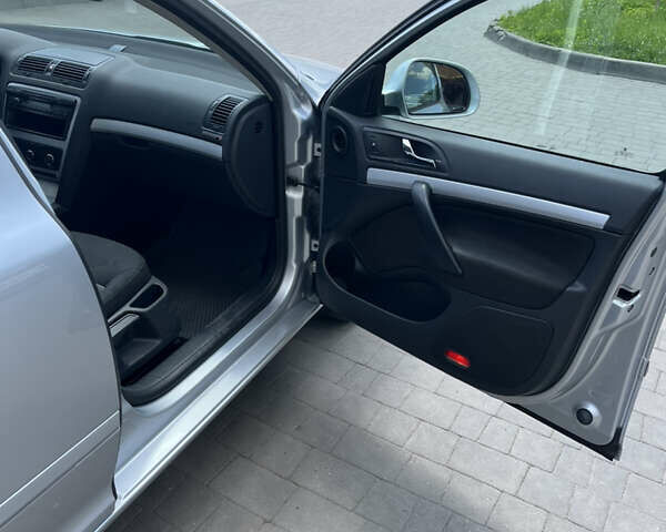 Шкода Октавія, об'ємом двигуна 1.6 л та пробігом 194 тис. км за 7200 $, фото 9 на Automoto.ua