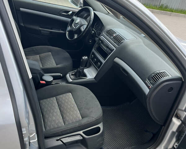 Шкода Октавія, об'ємом двигуна 1.6 л та пробігом 194 тис. км за 7200 $, фото 8 на Automoto.ua