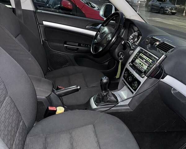 Шкода Октавия, объемом двигателя 1.6 л и пробегом 265 тыс. км за 8200 $, фото 12 на Automoto.ua