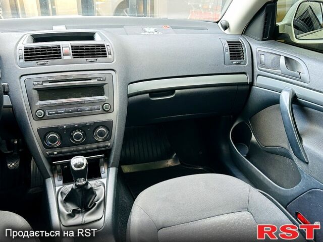 Шкода Октавия, объемом двигателя 1.6 л и пробегом 270 тыс. км за 6800 $, фото 4 на Automoto.ua