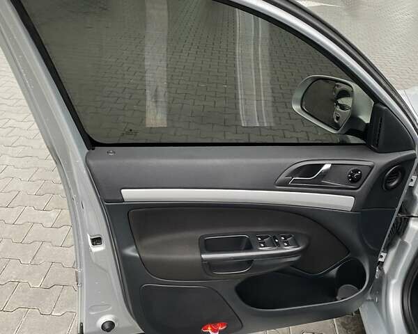 Шкода Октавия, объемом двигателя 1.98 л и пробегом 303 тыс. км за 7500 $, фото 7 на Automoto.ua