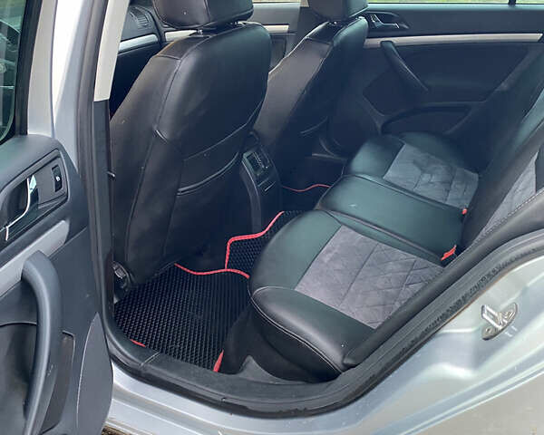 Шкода Октавія, об'ємом двигуна 2 л та пробігом 350 тис. км за 9000 $, фото 11 на Automoto.ua