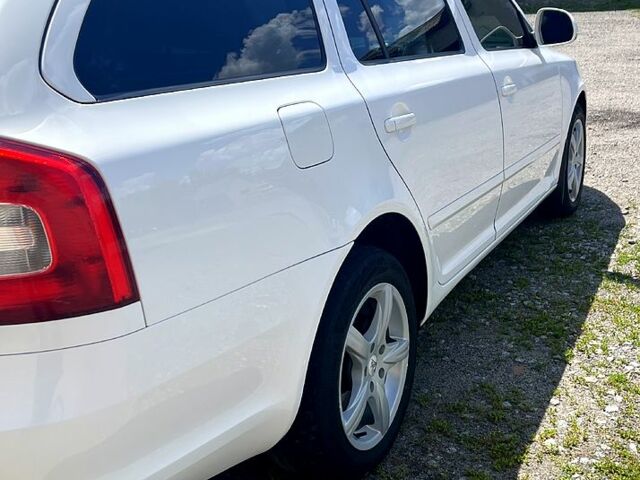 Шкода Октавия, объемом двигателя 2 л и пробегом 234 тыс. км за 8900 $, фото 4 на Automoto.ua