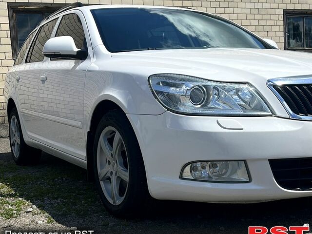 Шкода Октавия, объемом двигателя 2 л и пробегом 234 тыс. км за 8900 $, фото 2 на Automoto.ua