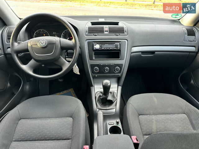 Шкода Октавія, об'ємом двигуна 1.6 л та пробігом 218 тис. км за 7999 $, фото 57 на Automoto.ua