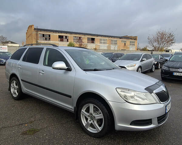 Шкода Октавия, объемом двигателя 1.6 л и пробегом 320 тыс. км за 7850 $, фото 1 на Automoto.ua