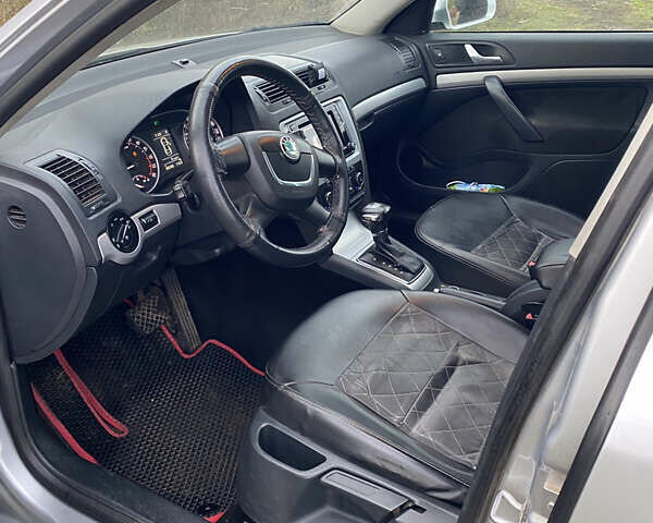 Шкода Октавія, об'ємом двигуна 2 л та пробігом 350 тис. км за 9000 $, фото 9 на Automoto.ua