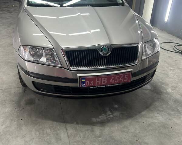 Шкода Октавия, объемом двигателя 1.6 л и пробегом 232 тыс. км за 8800 $, фото 2 на Automoto.ua