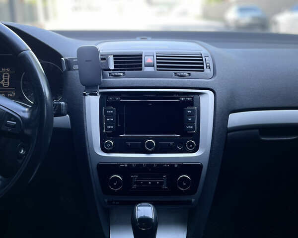 Шкода Октавия, объемом двигателя 2 л и пробегом 292 тыс. км за 8600 $, фото 12 на Automoto.ua