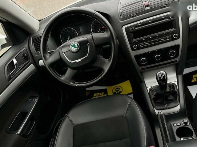 Шкода Октавия, объемом двигателя 1.6 л и пробегом 260 тыс. км за 8800 $, фото 12 на Automoto.ua