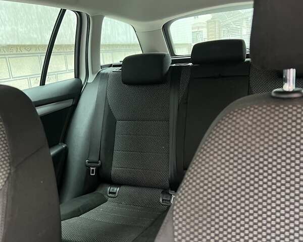 Шкода Октавия, объемом двигателя 1.6 л и пробегом 280 тыс. км за 9900 $, фото 5 на Automoto.ua