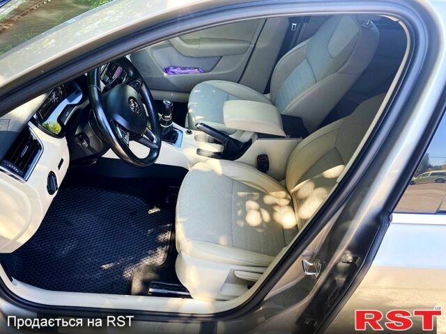 Шкода Октавия, объемом двигателя 2 л и пробегом 198 тыс. км за 11200 $, фото 5 на Automoto.ua