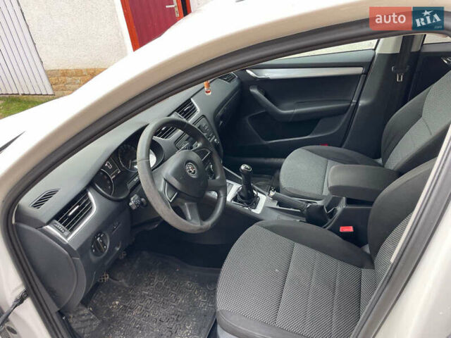 Шкода Октавия, объемом двигателя 1.6 л и пробегом 247 тыс. км за 8750 $, фото 5 на Automoto.ua