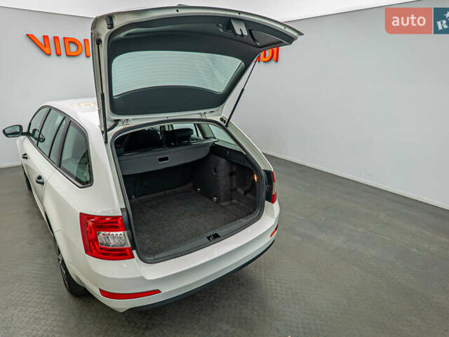 Шкода Октавия, объемом двигателя 1.2 л и пробегом 114 тыс. км за 10497 $, фото 6 на Automoto.ua