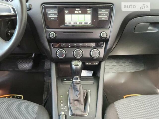 Шкода Октавия, объемом двигателя 1.6 л и пробегом 225 тыс. км за 10400 $, фото 15 на Automoto.ua
